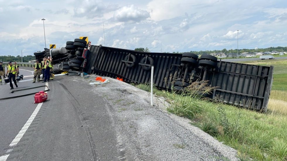 Flipped semi causing traffic delays for drivers on I-69 in Henderson
