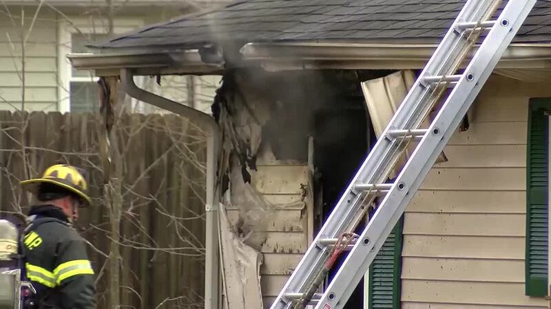 Firefighters respond to house fire near Chandler