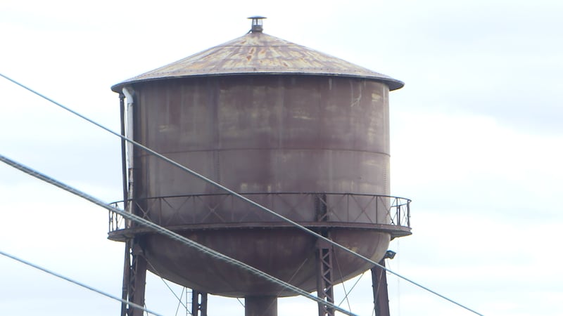Water tower at Ellis Park coming down