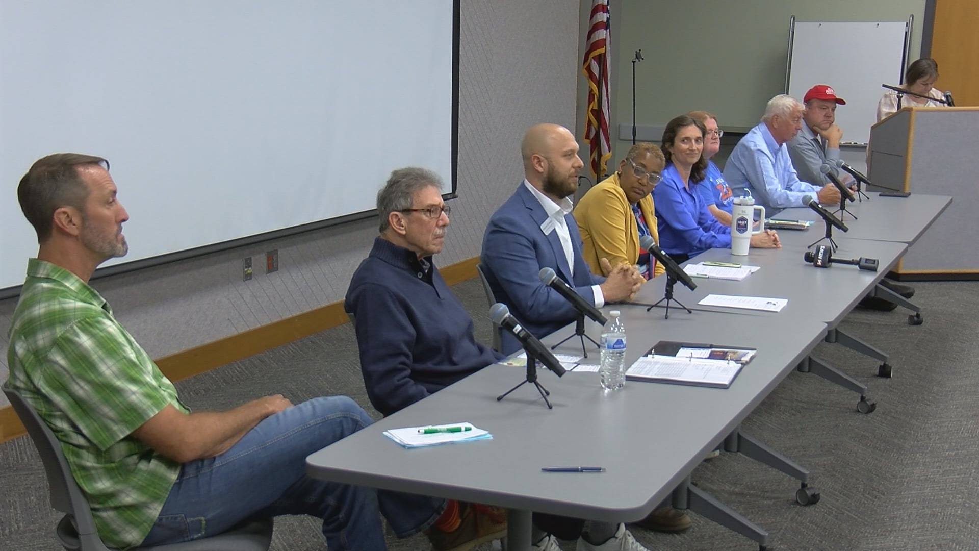 Evansville residents ask questions to November election candidates