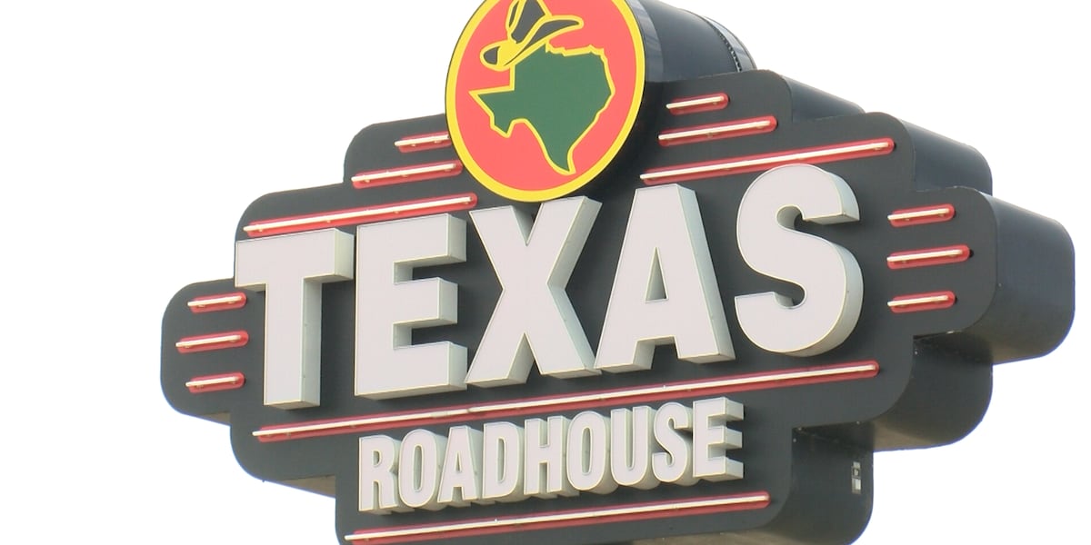 Texas Roadhouse moving across the Lloyd in Evansville
