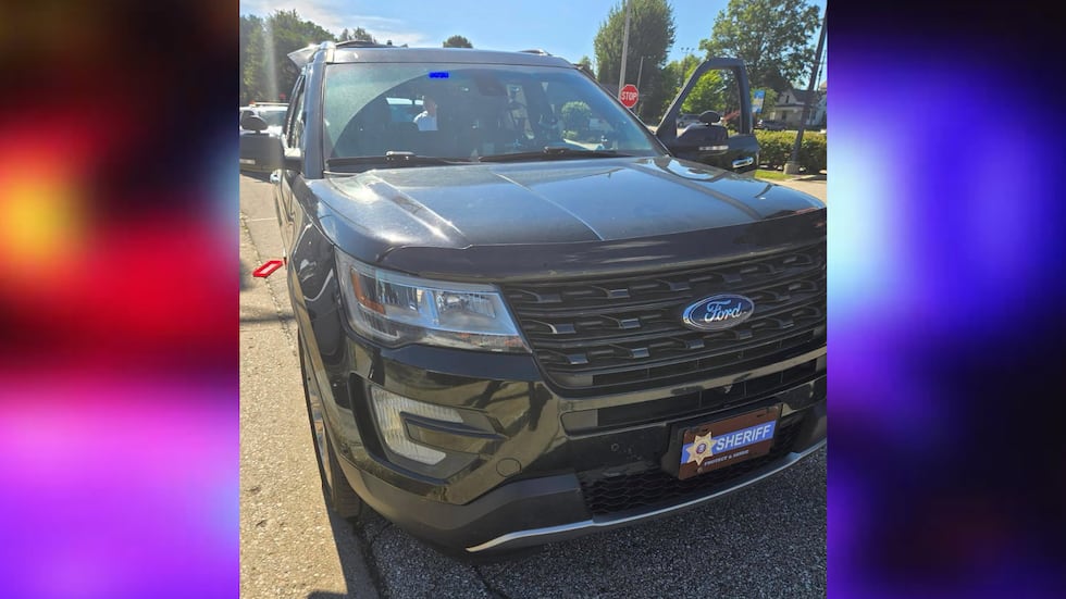 Jasper man cited for having red & blue lights inside vehicle