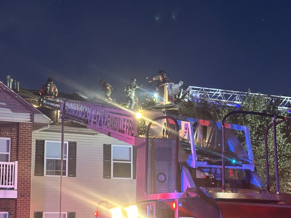 Active fire at Evansville apartment complex, officials say