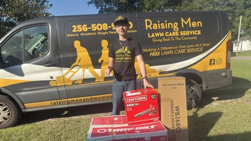 Swamp People' Randy Edwards dies in car crash, sources say